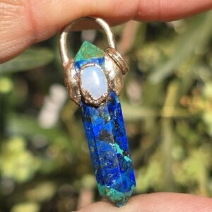 Handmade genuine azurite double point with coober pedy opal electroformed